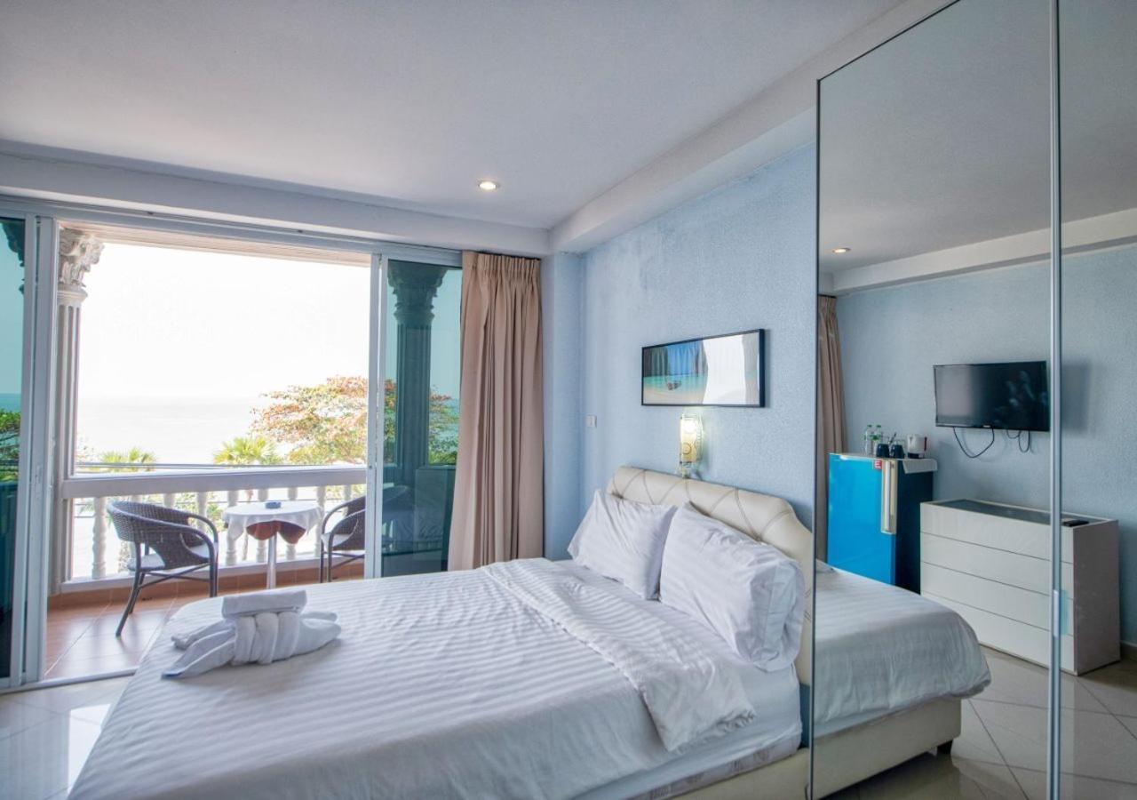 Akvavit Living Hotel Jomtien Beach Exterior photo