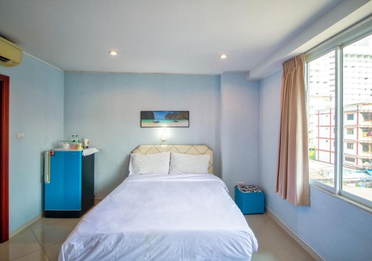 Akvavit Living Hotel Jomtien Beach Exterior photo