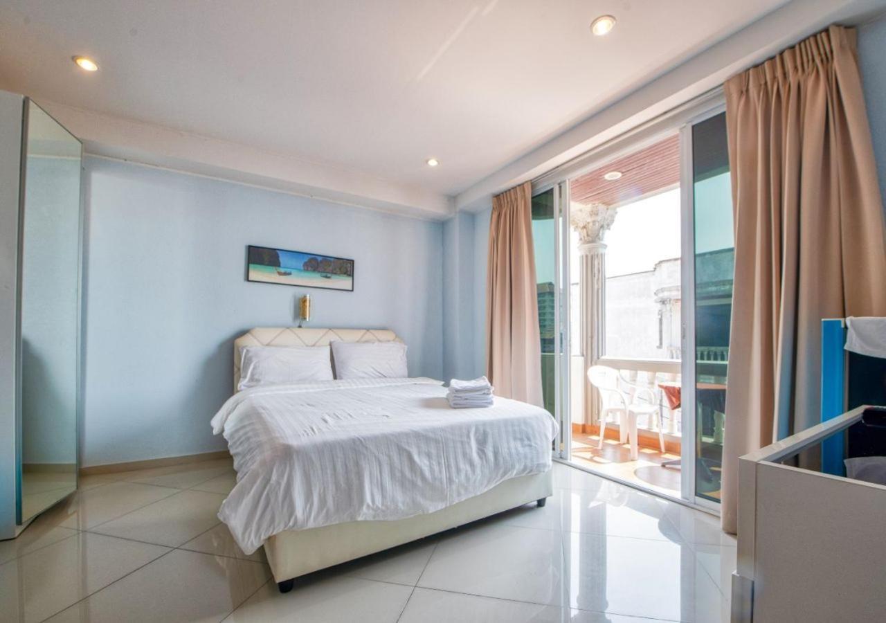 Akvavit Living Hotel Jomtien Beach Exterior photo