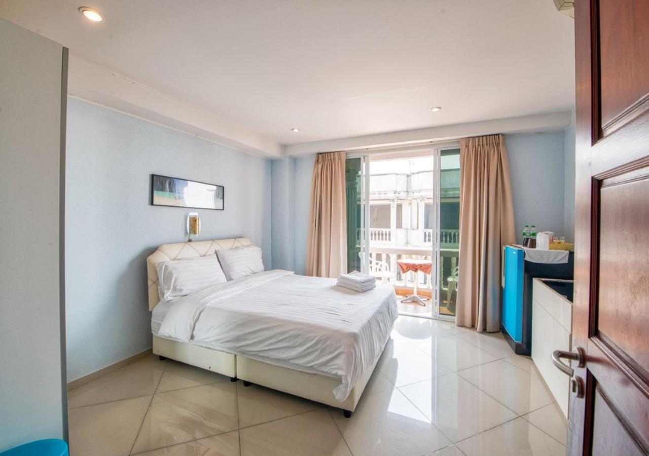 Akvavit Living Hotel Jomtien Beach Exterior photo